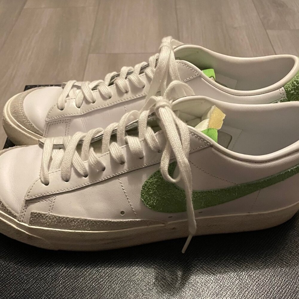 Nike Men's Sneakers US Size 9.5 White/Green